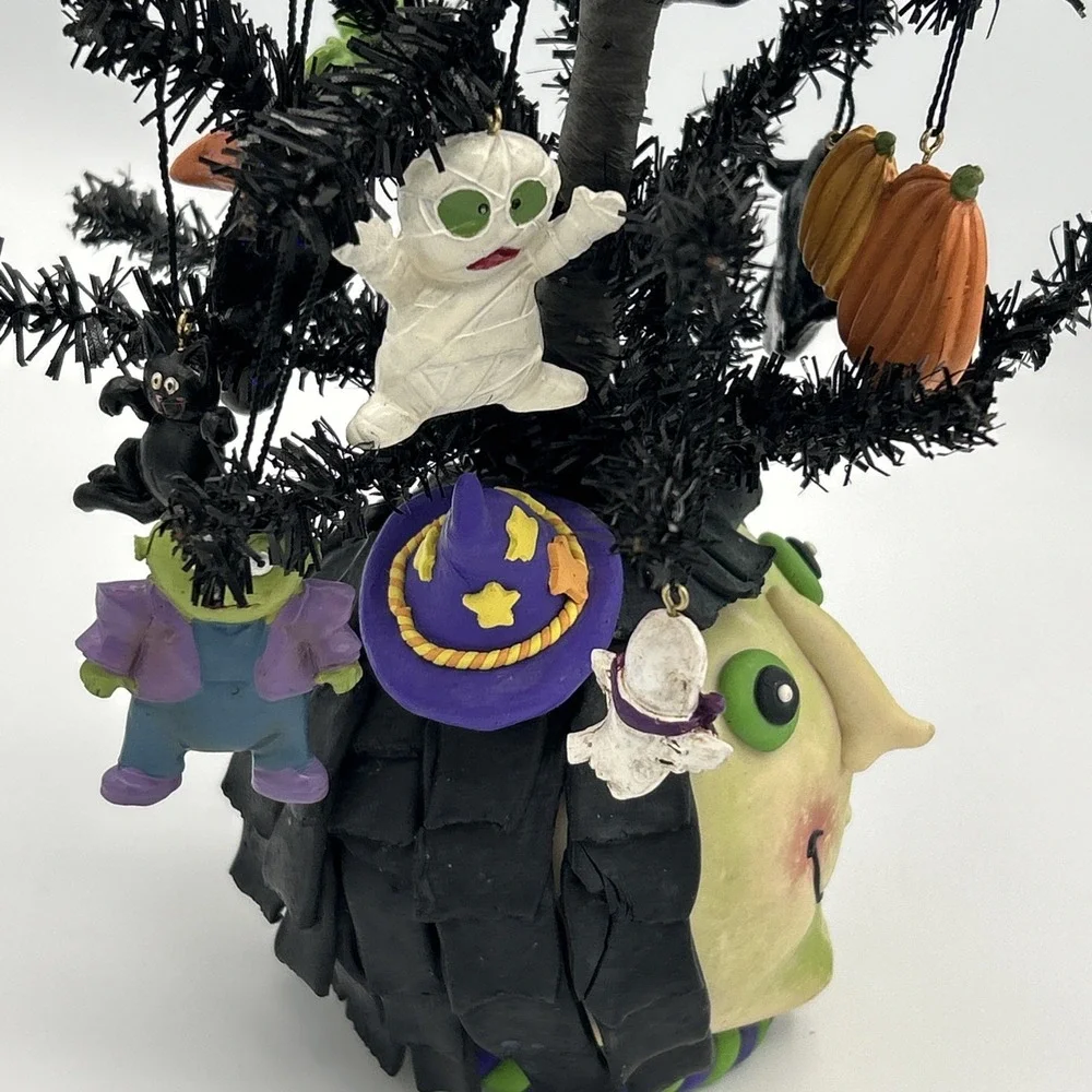 Halloween Black Tree / Witch  16